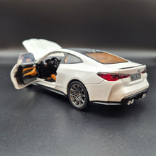 Load image into Gallery viewer, Explorafind 2023 BMW M4 G82 Coupe Pearl White 1:24 Die Cast Car
