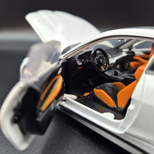Load image into Gallery viewer, Explorafind 2023 BMW M4 G82 Coupe Pearl White 1:24 Die Cast Car