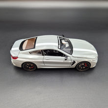 Load image into Gallery viewer, Explorafind 2023 BMW M8 Manhart MH8 800 Grey 1:24 Die Cast Car