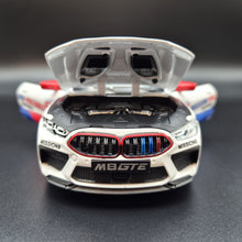 Load image into Gallery viewer, Explorafind 2020 BMW M8 GTE White 1:24 Die Cast Car