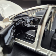 Load image into Gallery viewer, Explorafind 2020 Tesla Model X Off White 1:24 Die Cast Car