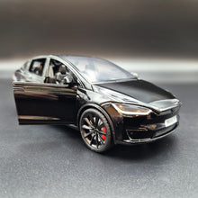 Load image into Gallery viewer, Explorafind 2020 Tesla Model X Black 1:24 Die Cast Car