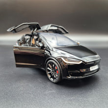 Load image into Gallery viewer, Explorafind 2020 Tesla Model X Black 1:24 Die Cast Car