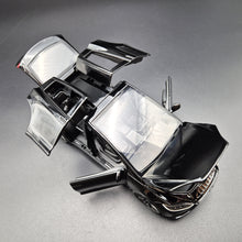 Load image into Gallery viewer, Explorafind 2020 Tesla Model X Black 1:24 Die Cast Car