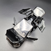 Load image into Gallery viewer, Explorafind 2020 Tesla Model X Black 1:24 Die Cast Car