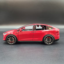 Load image into Gallery viewer, Explorafind 2020 Tesla Model X Red 1:24 Die Cast Car