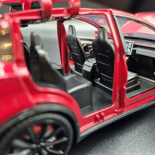 Load image into Gallery viewer, Explorafind 2020 Tesla Model X Red 1:24 Die Cast Car