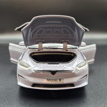 Load image into Gallery viewer, Explorafind 2020 Tesla Model X Grey 1:24 Die Cast Car