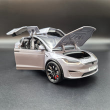 Load image into Gallery viewer, Explorafind 2020 Tesla Model X Grey 1:24 Die Cast Car