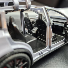 Load image into Gallery viewer, Explorafind 2020 Tesla Model X Grey 1:24 Die Cast Car