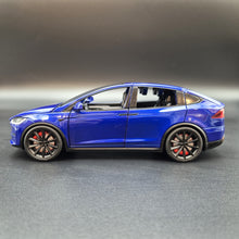 Load image into Gallery viewer, Explorafind 2020 Tesla Model X Blue 1:24 Die Cast Car