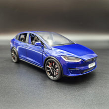 Load image into Gallery viewer, Explorafind 2020 Tesla Model X Blue 1:24 Die Cast Car