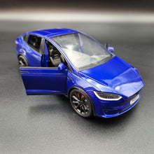 Load image into Gallery viewer, Explorafind 2020 Tesla Model X Blue 1:24 Die Cast Car