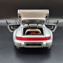 Load image into Gallery viewer, Explorafind 1994 Porsche 964 Turbo Carrera RS Silver 1:24 Die Cast Car
