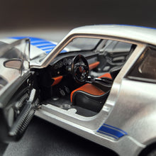 Load image into Gallery viewer, Explorafind 1994 Porsche 964 Turbo Carrera RS Silver 1:24 Die Cast Car