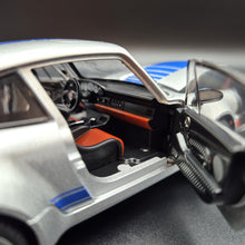Load image into Gallery viewer, Explorafind 1994 Porsche 964 Turbo Carrera RS Silver 1:24 Die Cast Car
