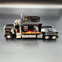 Load image into Gallery viewer, Explorafind Peterbilt 389 AeroCab Style Truck Black 1:24 Die Cast Truck