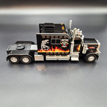 Load image into Gallery viewer, Explorafind Peterbilt 389 AeroCab Style Truck Black 1:24 Die Cast Truck