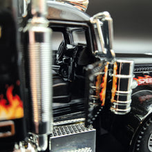 Load image into Gallery viewer, Explorafind Peterbilt 389 AeroCab Style Truck Black 1:24 Die Cast Truck
