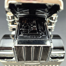 Load image into Gallery viewer, Explorafind Peterbilt 389 AeroCab Style Truck Black 1:24 Die Cast Truck