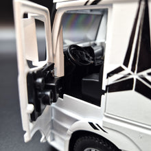 Load image into Gallery viewer, Explorafind 2023 Mercedes-Benz Actros 1851 Truck White 1:24 Die Cast Truck