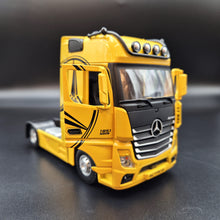 Load image into Gallery viewer, Explorafind 2023 Mercedes-Benz Actros 1851 Truck Yellow 1:24 Die Cast Truck