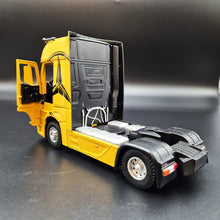 Load image into Gallery viewer, Explorafind 2023 Mercedes-Benz Actros 1851 Truck Yellow 1:24 Die Cast Truck