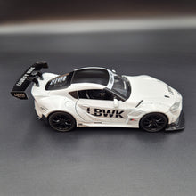 Load image into Gallery viewer, Explorafind 2023 Toyota Supra White 1:24 Die Cast Car