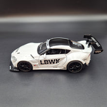 Load image into Gallery viewer, Explorafind 2023 Toyota Supra White 1:24 Die Cast Car