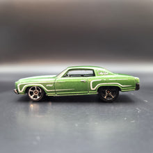 Load image into Gallery viewer, Hot Wheels 2011 '70 Monte Carlo Forest Green #106 Muscle Mania 6/10