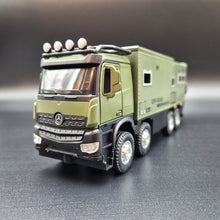 Load image into Gallery viewer, Explorafind 2021 Mercedes Nomadism Off Road RV Army Green 1:24 Die Cast Truck