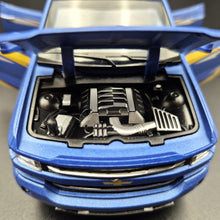 Load image into Gallery viewer, Explorafind 2022 Chevrolet Silverado 1500 Matte Blue 1:32 Die Cast Pickup