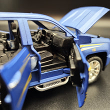 Load image into Gallery viewer, Explorafind 2022 Chevrolet Silverado 1500 Matte Blue 1:32 Die Cast Pickup