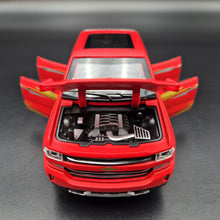 Load image into Gallery viewer, Explorafind 2022 Chevrolet Silverado 1500 Matte Red 1:32 Die Cast Pickup