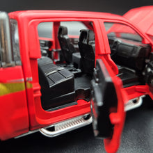 Load image into Gallery viewer, Explorafind 2022 Chevrolet Silverado 1500 Matte Red 1:32 Die Cast Pickup