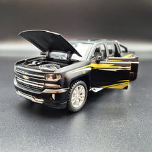 Load image into Gallery viewer, Explorafind 2022 Chevrolet Silverado 1500 Matte Black 1:32 Die Cast Pickup