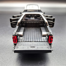 Load image into Gallery viewer, Explorafind 2022 Chevrolet Silverado 1500 Matte Black 1:32 Die Cast Pickup