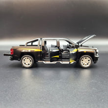 Load image into Gallery viewer, Explorafind 2022 Chevrolet Silverado 1500 Matte Black 1:32 Die Cast Pickup