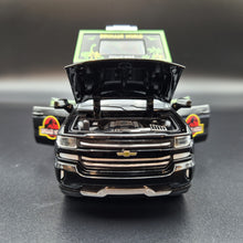 Load image into Gallery viewer, Explorafind 2022 Chevrolet Silverado Camper Black 1:32 Die Cast Pickup