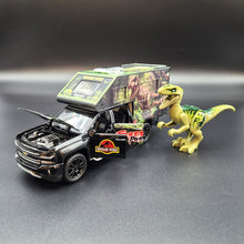 Load image into Gallery viewer, Explorafind 2022 Chevrolet Silverado Camper Black 1:32 Die Cast Pickup