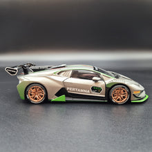 Load image into Gallery viewer, Explorafind 2022 Lamborghini Huracán LP 620-2 Super Trofeo EVO2 Grey 1:32 Die Cast Car