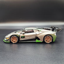 Load image into Gallery viewer, Explorafind 2022 Lamborghini Huracán LP 620-2 Super Trofeo EVO2 Grey 1:32 Die Cast Car