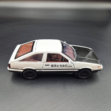 Load image into Gallery viewer, Explorafind 1986 Toyota Trueno AE86 "Initial D" White 1:32 Die Cast Car