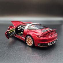 Load image into Gallery viewer, Explorafind 2021 Porsche 911 Targa 4S Red 1:32 Die Cast Car