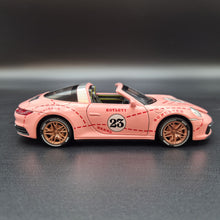 Load image into Gallery viewer, Explorafind 2021 Porsche 911 Targa 4S Pink 1:32 Die Cast Car