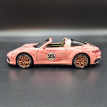 Load image into Gallery viewer, Explorafind 2021 Porsche 911 Targa 4S Pink 1:32 Die Cast Car