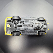 Load image into Gallery viewer, Hot Wheels 2013 '07 Chevy Tahoe Yellow #13 HW City Rescue 3/10
