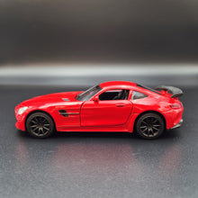 Load image into Gallery viewer, Explorafind 2019 Mercedes-Benz GT Red 1:32 Die Cast Car
