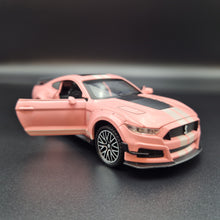 Load image into Gallery viewer, Explorafind 2022 Ford Mustang Shelby GT500 Pink 1:32 Die Cast Car