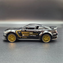 Load image into Gallery viewer, Explorafind 2022 Ford Mustang Shelby GT500 Black 1:32 Die Cast Car